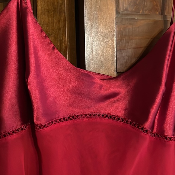 Victoria Secret - Picture 3 of 4